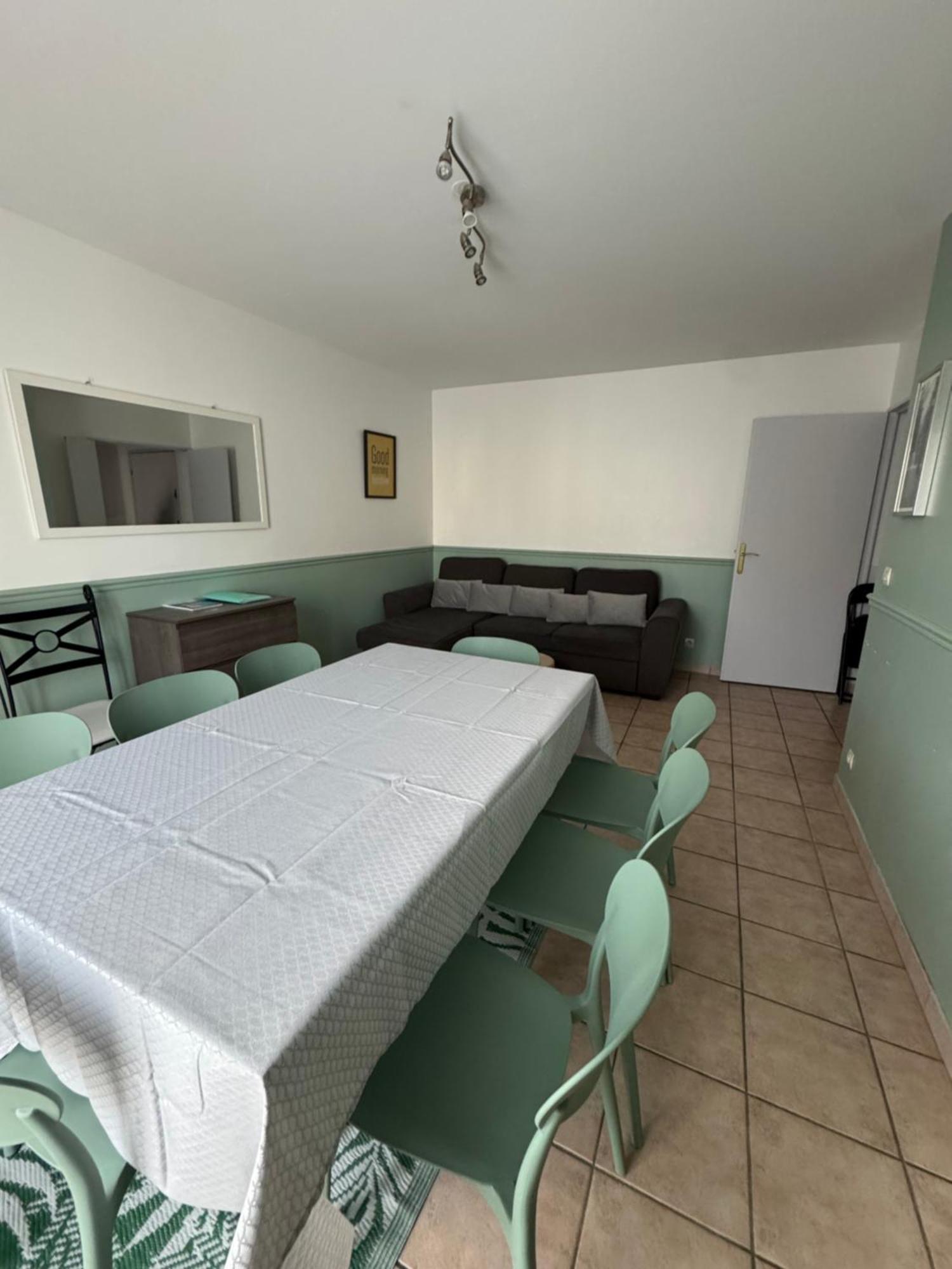 Disney, Very Nice 2 Bedrooms Family Apartment, Wifi, Netflix 8 Pers เชสซี ภายนอก รูปภาพ